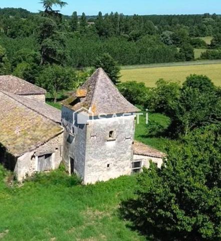 Grand corps de ferme d’exception du 18e siècle avec multiples dépendances, sur + de 20 hectares