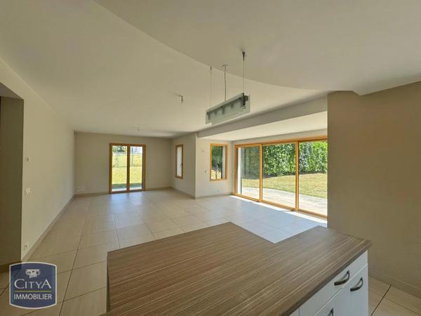 Appartement à louer 3 pièces 113.95m² Divonne-les-Bains (01220)