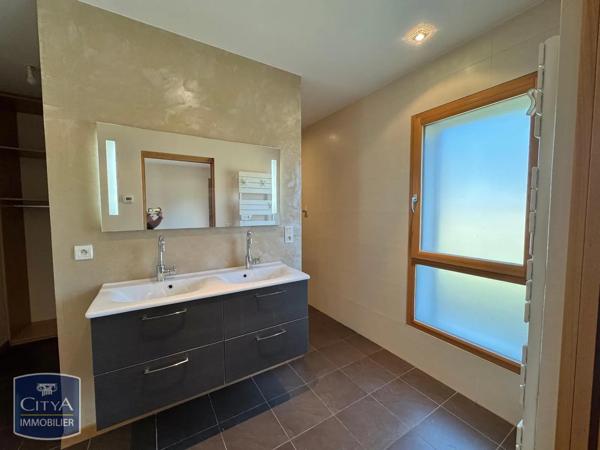 Appartement à louer 3 pièces 113.95m² Divonne-les-Bains (01220)