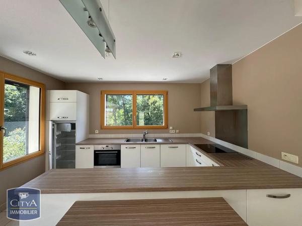 Appartement à louer 3 pièces 113.95m² Divonne-les-Bains (01220)