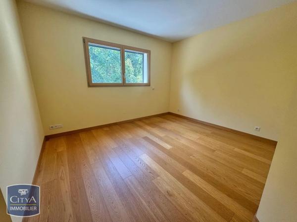 Appartement à louer 3 pièces 113.95m² Divonne-les-Bains (01220)