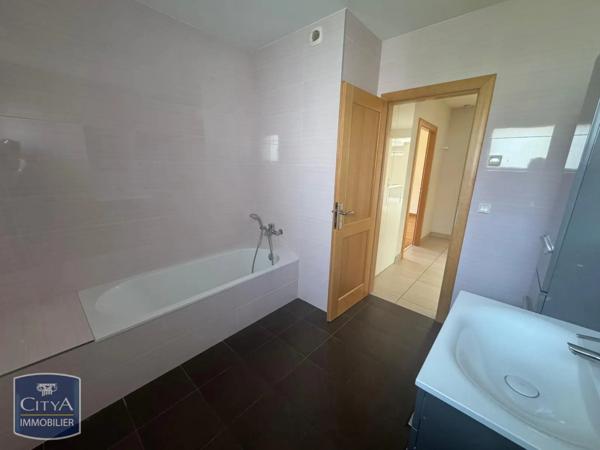 Appartement à louer 3 pièces 113.95m² Divonne-les-Bains (01220)