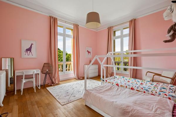 Vente Château Le Vésinet 18 Pièces 750 m²