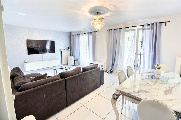 NESTENN#VENISSIEUX #SECTEUR PLATEAU#T3#70M²#BALCON#COMMERCES#TRAMWAY#BUS#