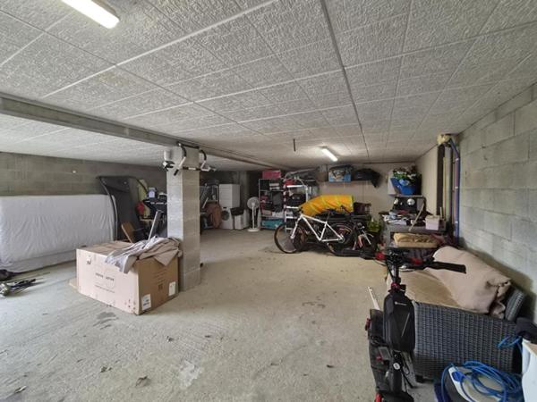 VILLA AVEC PISCINE ET GRAND GARAGE PROCHE CARCASSONNE