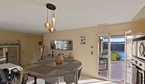 VILLA AVEC PISCINE ET GRAND GARAGE PROCHE CARCASSONNE