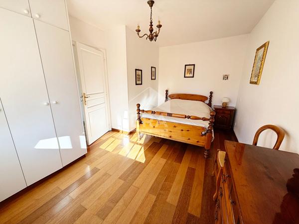 Villa - Périgny-Sur-Yerres - 5 chambres - sous-sol total.