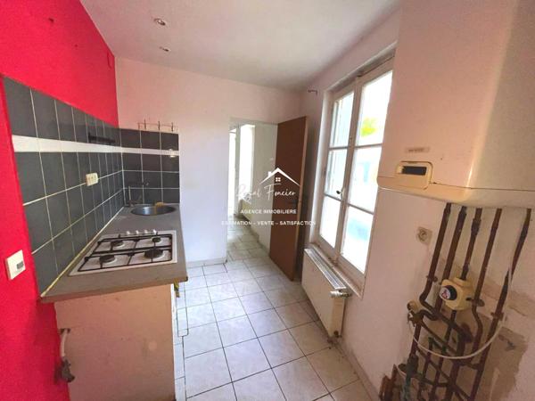 Maison de village à la campagne