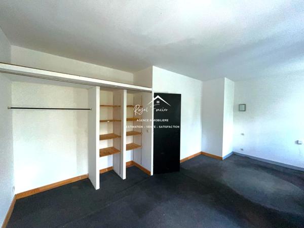 Maison de village à la campagne