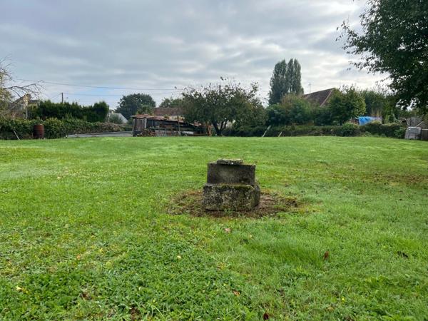 Terrain à vendre LES RAIRIES (49) terrain 1091 M² en partie viabilisé.