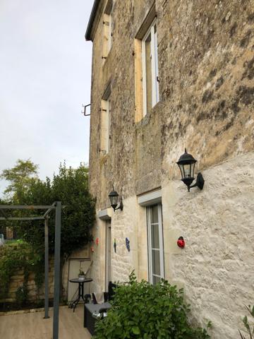 Maison de 160m2 5 chambres à Ardillières proche Aigrefeuille