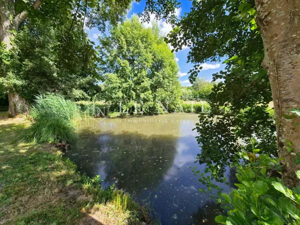 Logis des XVe et XVIe siècles sur 8 hectares ou 29 hectares