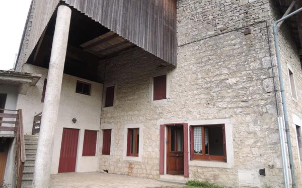 Maison à vendre    5 pièces • 146 m2 Songieu