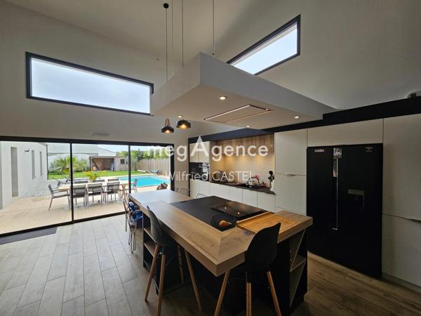 Maison à Les Sables-d'Olonne, 85100 - 9 pièces 255m²
