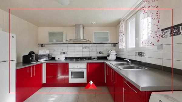 Maison familiale dans le centre de Frasne avec appartement indépendant