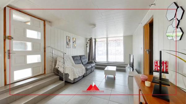 Maison familiale dans le centre de Frasne avec appartement indépendant