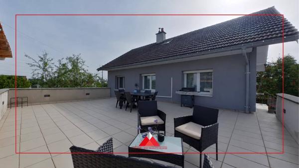 Maison familiale dans le centre de Frasne avec appartement indépendant