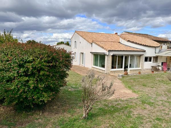 Maison familiale d'environ 149 m2, 4 chambres à Pons