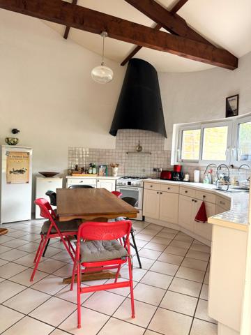Maison familiale d'environ 149 m2, 4 chambres à Pons
