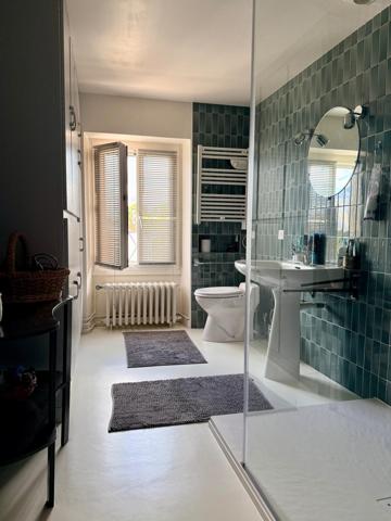 Maison familiale d'environ 149 m2, 4 chambres à Pons