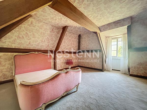 Maisons et domaine de charme à vendre à Turenne : Ensemble de 2 maisons, 180m2 habitable, 4 chambres, Terrain 2600m2, 2ème maison avec Garage pour Gîtes ou coin privatif.