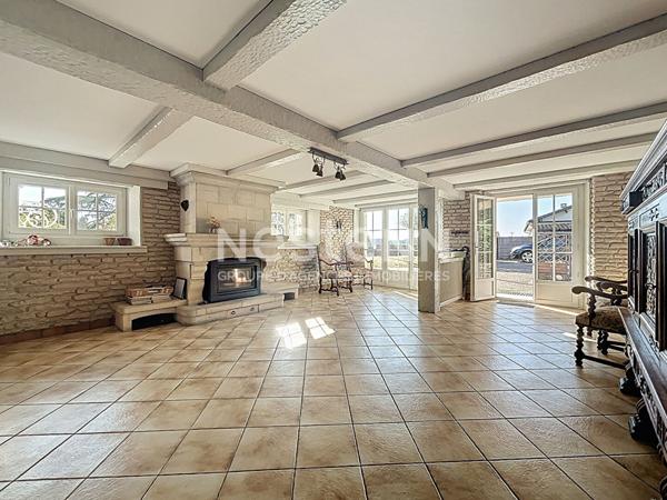 Maisons et domaine de charme à vendre à Turenne : Ensemble de 2 maisons, 180m2 habitable, 4 chambres, Terrain 2600m2, 2ème maison avec Garage pour Gîtes ou coin privatif.