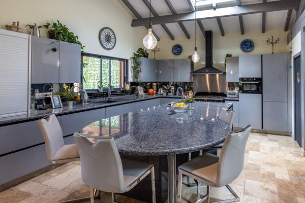 Vente Maison de luxe Les Eyzies 15 Pièces 449 m²