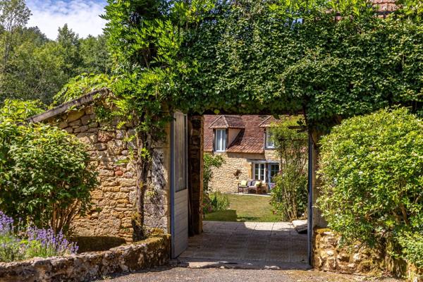 Vente Maison de luxe Les Eyzies 15 Pièces 449 m²