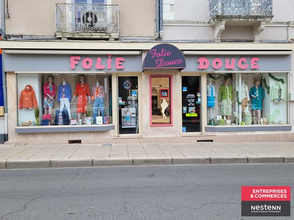 Commerce de prêt à porter en centre ville de Feurs