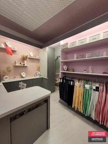 Commerce de prêt à porter en centre ville de Feurs