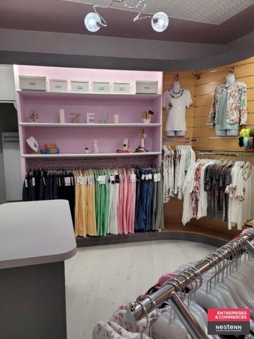 Commerce de prêt à porter en centre ville de Feurs