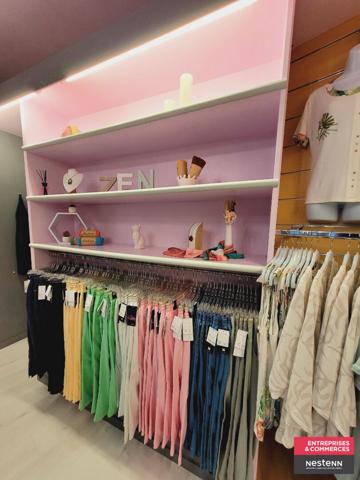 Commerce de prêt à porter en centre ville de Feurs