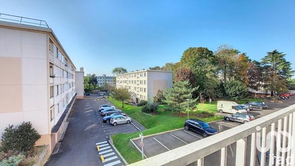 Appartement 3 pièces de 53 m² à Crosne (91560)