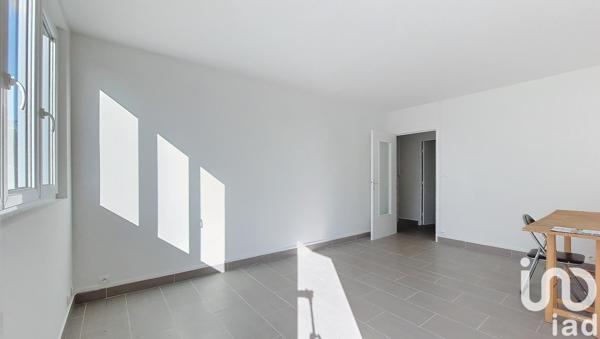 Appartement 3 pièces de 53 m² à Crosne (91560)