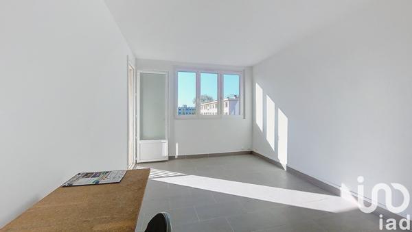 Appartement 3 pièces de 53 m² à Crosne (91560)