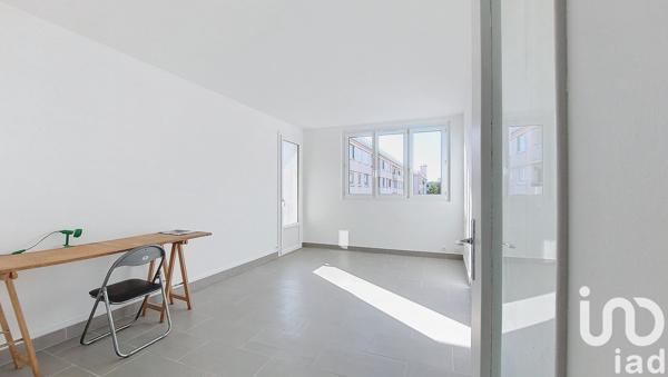 Appartement 3 pièces de 53 m² à Crosne (91560)