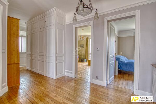 Versailles Porchefontaine Maison de 254 m² habitables avec sous-sol total sur un terrain de 1200 m² €1 890 000 ** - Référence 27192