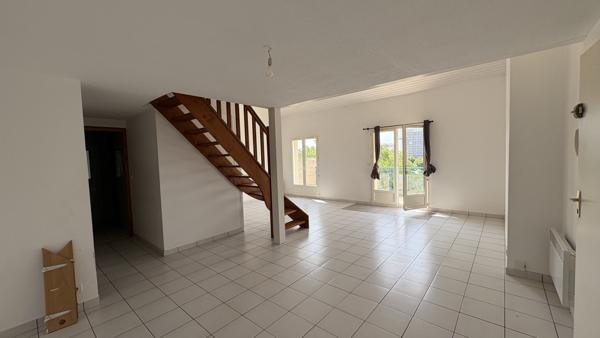Appartement
                                                                                                                                                                                                                                                                                                                        3 pièce(s)                                                                                                                                                                                                          2 chambre(s)                                                                                                                                                                                                          68.22  m²