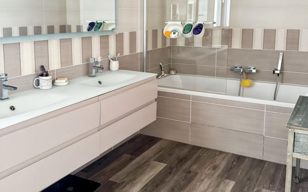 Maison à vendre    6 pièces •  Bons-en-Chablais