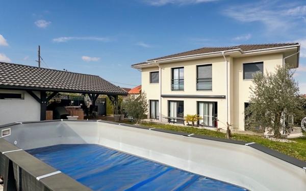 Maison à vendre    6 pièces •  Bons-en-Chablais