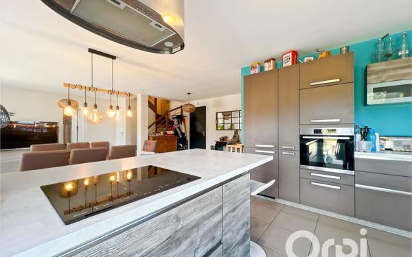 Maison à vendre    6 pièces •  Bons-en-Chablais