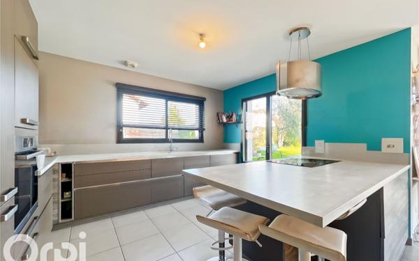 Maison à vendre    6 pièces •  Bons-en-Chablais