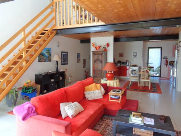 Maison lumineuse et moderne, pièce de vie de 60 m2 + 3 chambres