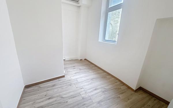 Appartement à vendre    2 pièces • 61 m2 Avignon
