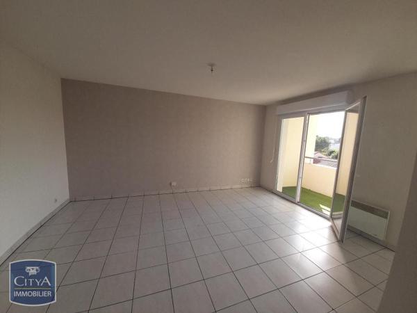 Appartement à louer 2 pièces 47.76m² Tarbes (65000)