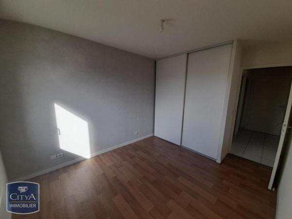 Appartement à louer 2 pièces 47.76m² Tarbes (65000)