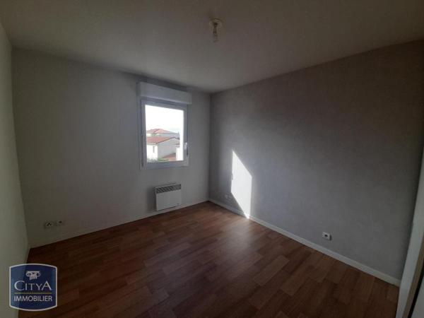Appartement à louer 2 pièces 47.76m² Tarbes (65000)
