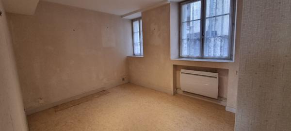 APPARTEMENT BLOIS DE 73.87 m2 AVEC TERRASSE /PATIO ET GARAGE