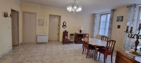 APPARTEMENT BLOIS DE 73.87 m2 AVEC TERRASSE /PATIO ET GARAGE