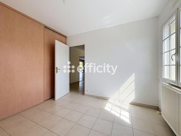 Maison
         6 pièces
        - 172 m² Exclusivité 320 000 € *